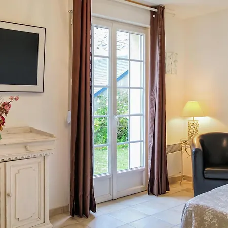 3 Bedroom Lovely In Morsalines