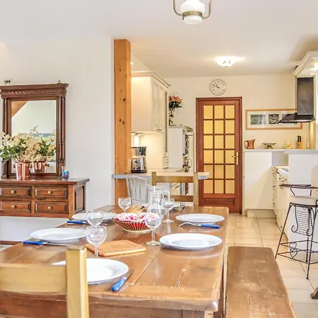 3 Bedroom Lovely In * Morsalines