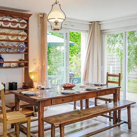 3 Bedroom Lovely In Morsalines